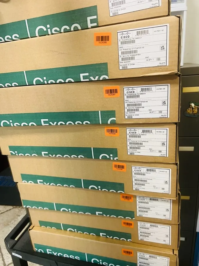 Маршрутизатор Cisco C1117-4PWE ISR 1100 4P DSL Annex A 802.11ac -E WiFi — фото лота 1
