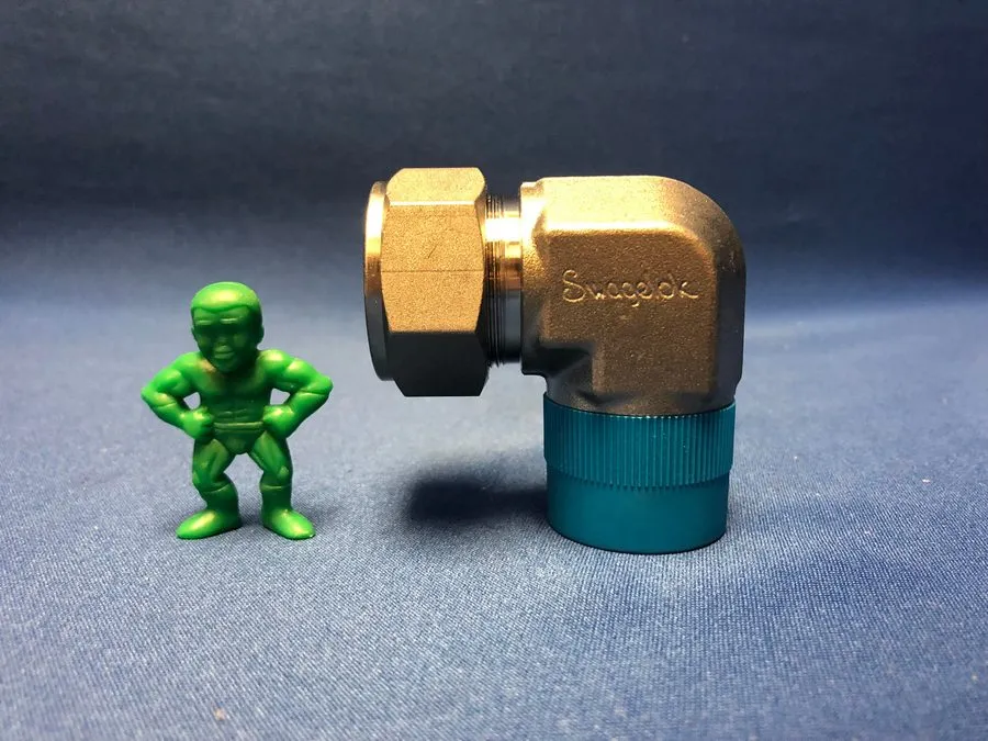 Фитинг Swagelok SS-1610-2-16 SS Tube Fitting Male Elbow 1” Tube OD x 1” MNPT