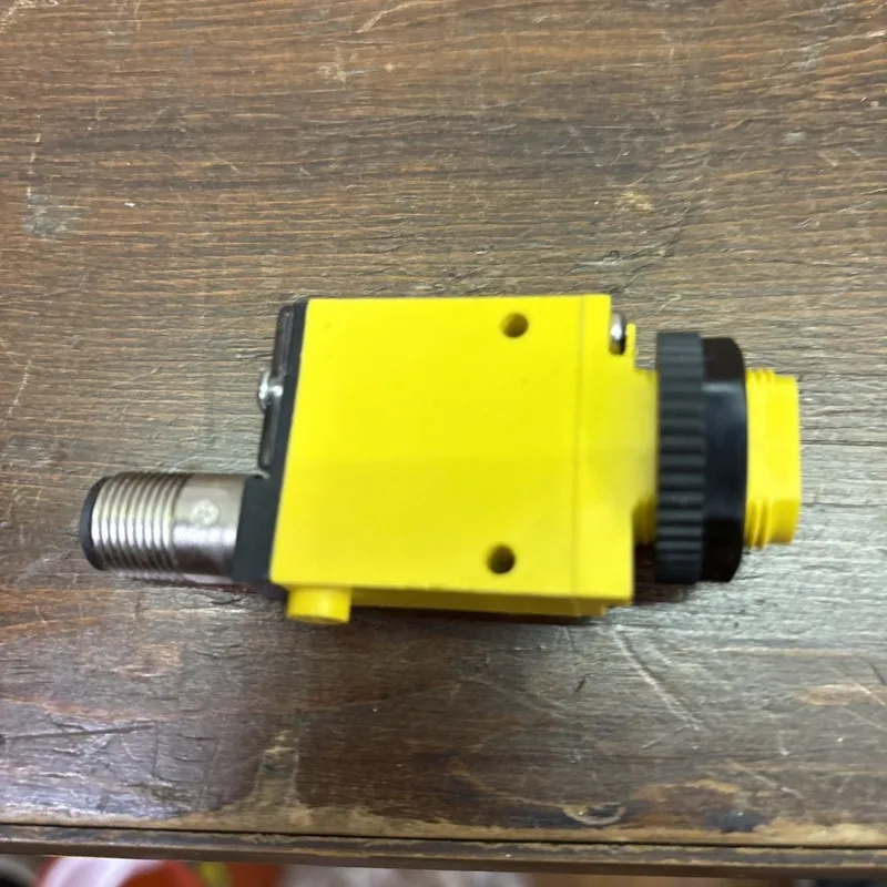Фотоэлектрический датчик BANNER SM2A312DQD Mini-Beam Photoelectric Sensor 24-240