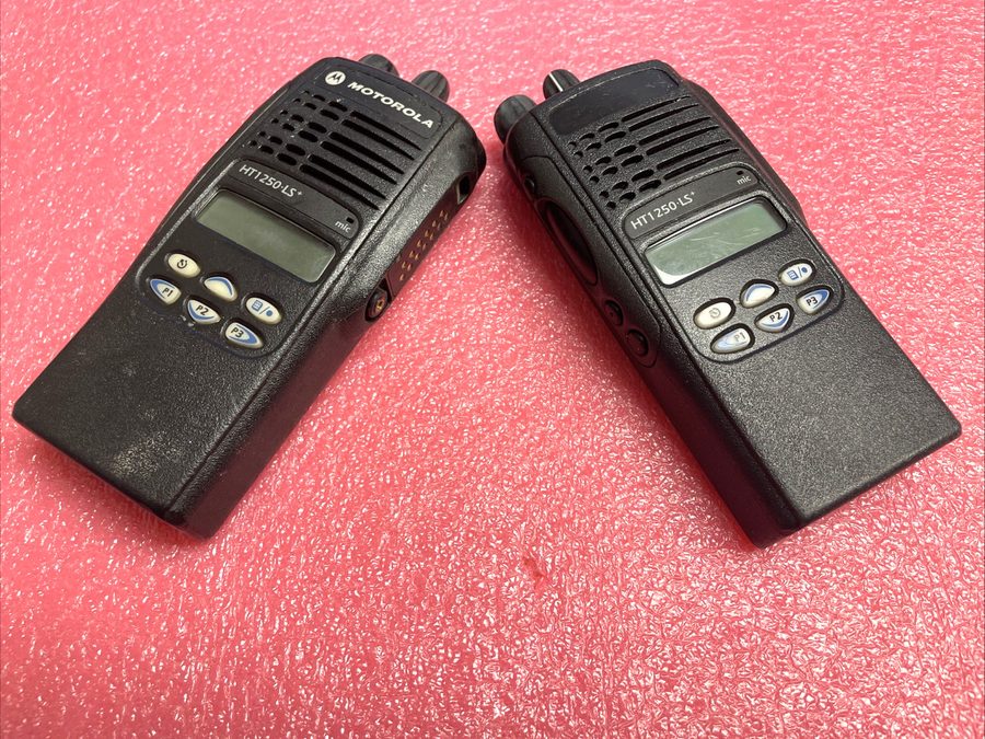 Радиостанция Motorola HT1250 LS+ UHF 450-512MHz 4W 16CH Two Way Radio AAH25SDH9D