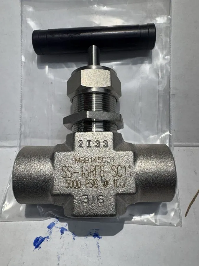 Клапан Swagelok SS-18RF6-SCSC11 316SS 5000 PSI GT 100 DEG F 3/8"NEEDLE VALVE (FF — фото лота 1