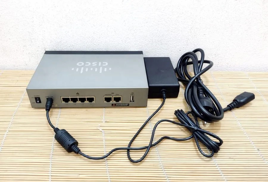 Маршрутизатор Cisco RV320-K9 Dual Gigabit WAN VPN Router