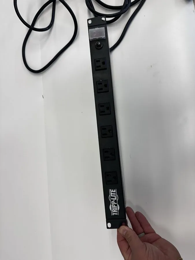 ИБП Tripp Lite Rack Mount 6-Outlet Power Distribution Unit (PDU), Black