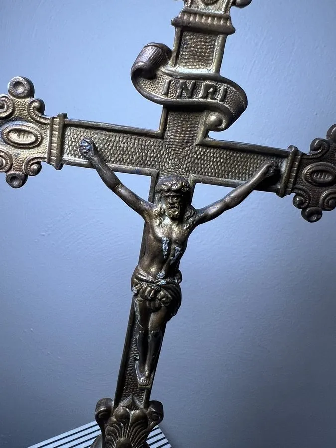 Медицинское оборудование French Bronze Altar Crucifix Gothic Revival 13” Tripod 