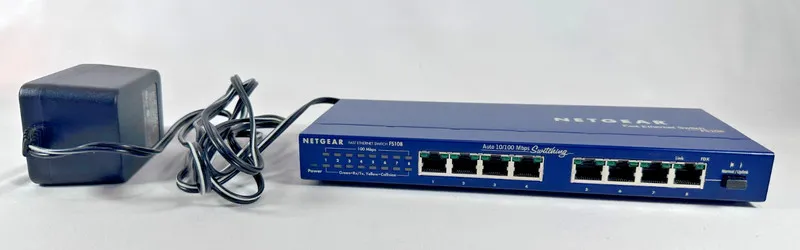 Коммутатор Netgear Prosafe 8-PORT Fast Ethernet Switch Desktop Switch FS108