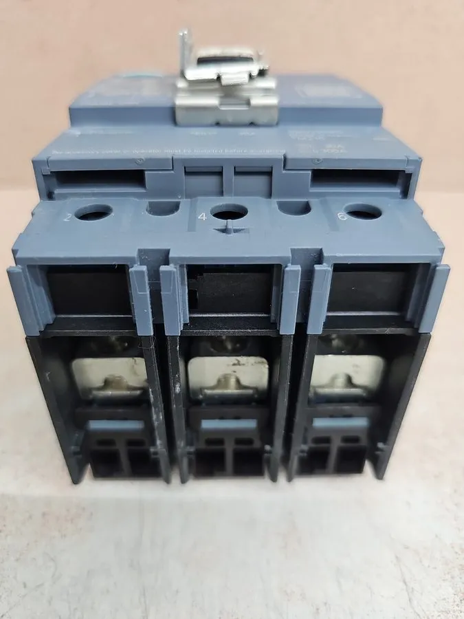 Автоматический выключатель 1 Siemens 3VA4130-6ED34-0AA0 480V 3-Pole Circuit Brea