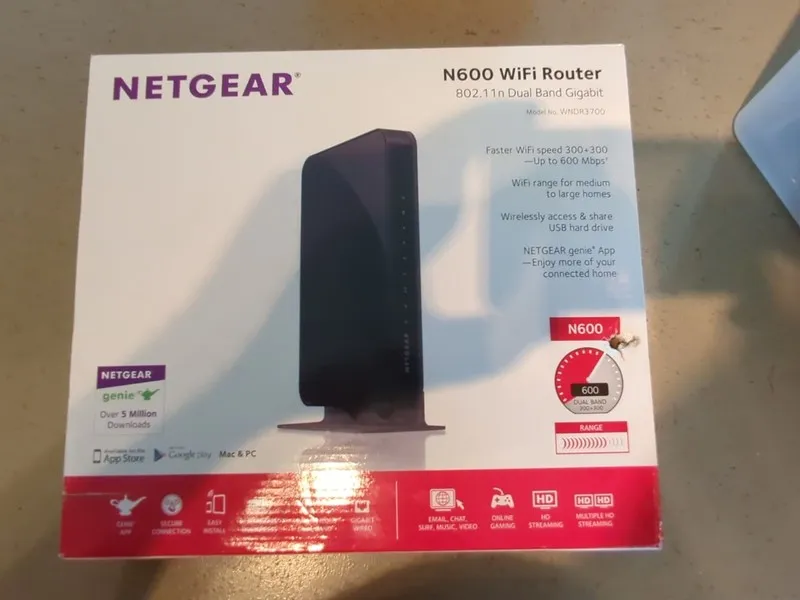 Маршрутизатор Netgear N600 300 Mbps 4-Port Gigabit Wireless N Router (WNDR3700)