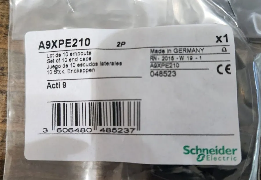 Электрооборудование Schneider Electric Acti 9 A9XPE210 2P End Caps — фото лота 1