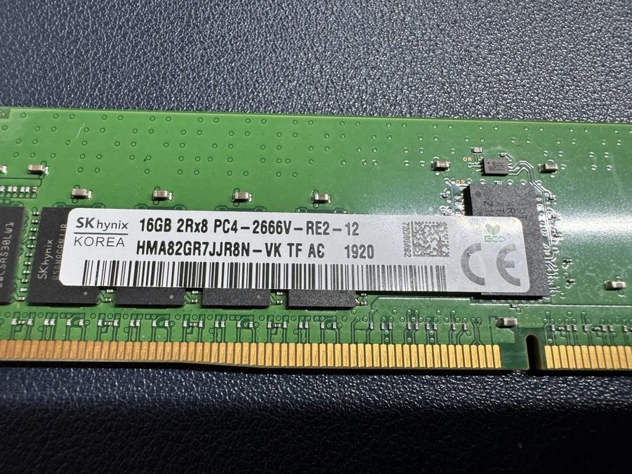 Модуль памяти SK hynix 16GB DDR4-2666 PC4-21300 2Rx8 ECC REG RDIMM HMA82GR7JJR8N — фото лота 1