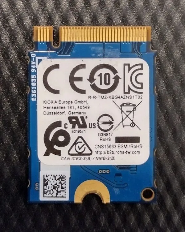 SSD-накопитель KIOXIA KBG40ZNS256G 256GB NVMe M.2 2230 Internal SSD TRIM SMART
