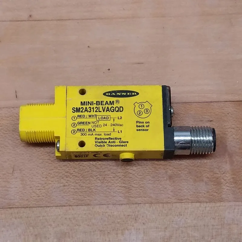 Фотоэлектрический датчик Banner SM2A312LVAGQD Photoelectric Sensor, 50mm to 2m R
