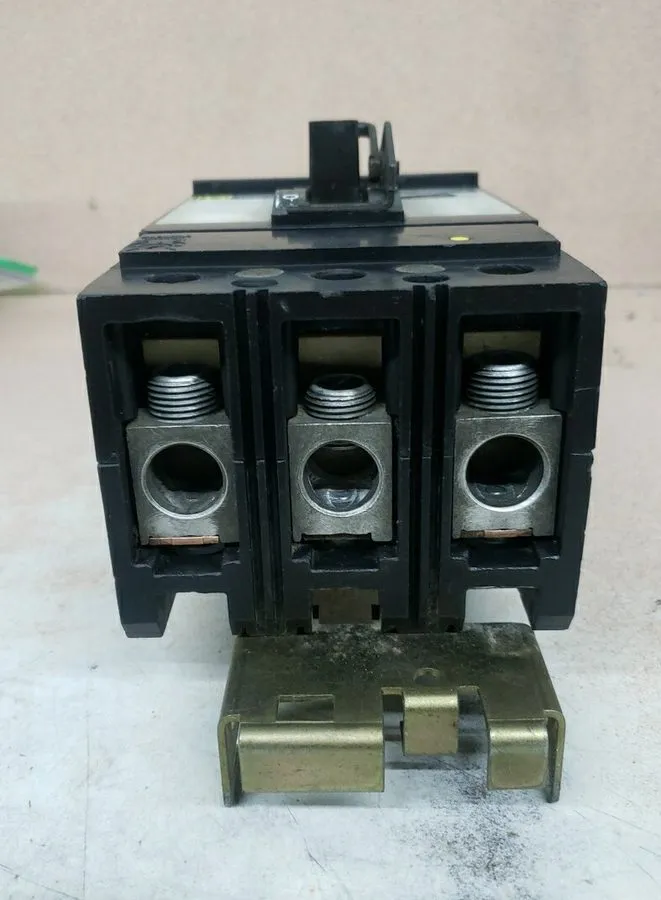 Автоматический выключатель Square D I-Line KC34225 3 Pole 225 Amp 480V Circuit B