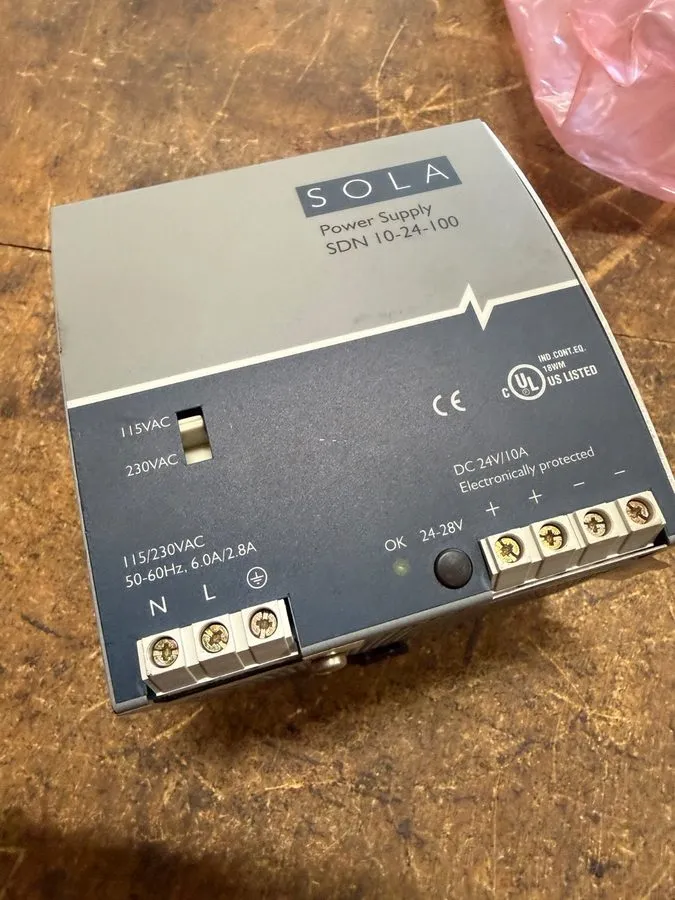 Блок питания Sola SDN10-24-100 Power Supply, 115/230VAC In, 10A 24VDC Out, DIN R — фото лота 1