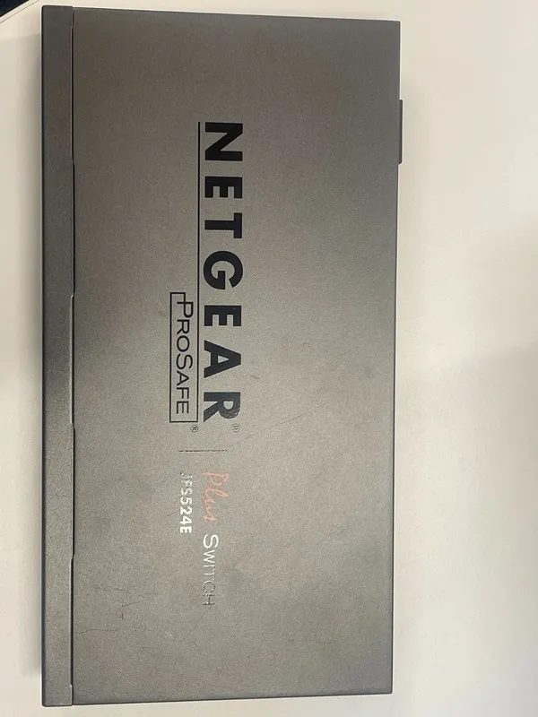 Коммутатор NetGear ProSafe Plus (JGS524E-100NAS) 24-Ports Rack-mountable Etherne