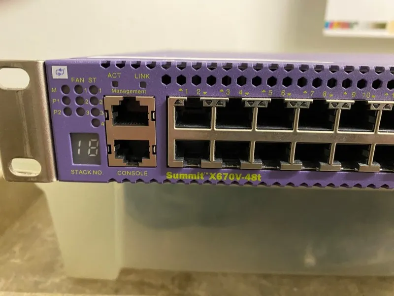 Коммутатор Extreme Networks Summit 17200 X670V-48T 48-Port 10Gbe Network Switch