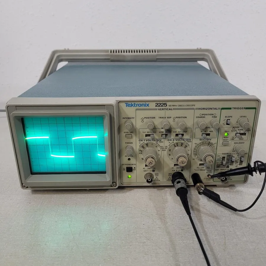 Осциллограф Tektronix 2225 50 MHz 2 Channel Analog Oscilloscope — фото лота 2