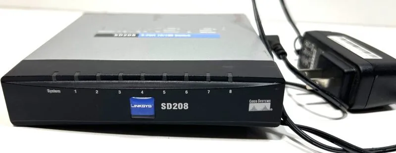 Коммутатор Cisco SD208 8 Port 10/100 Unmanaged Desktop Switch, v1.2, 100389 — фото лота 1