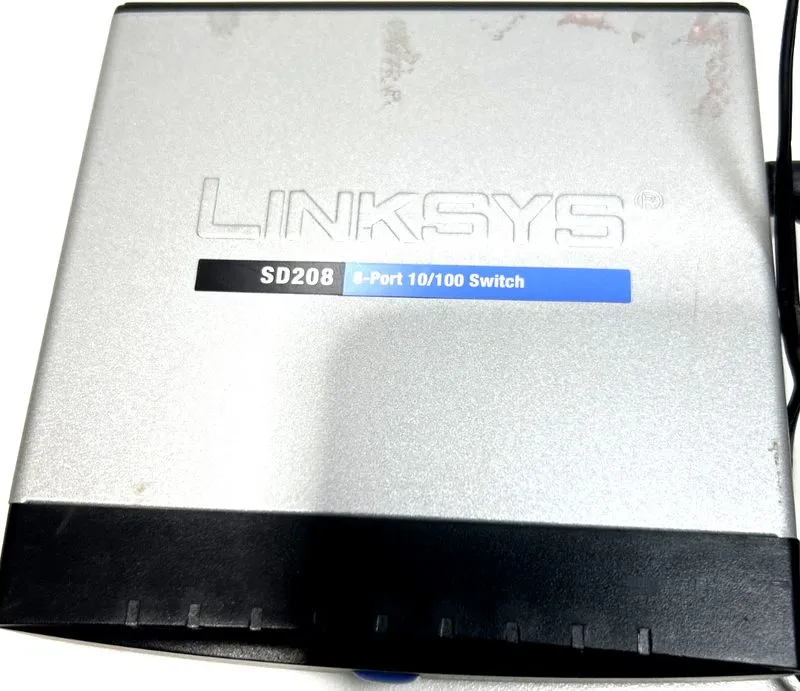 Коммутатор Cisco SD208 8 Port 10/100 Unmanaged Desktop Switch, v1.2, 100389 — фото лота 2