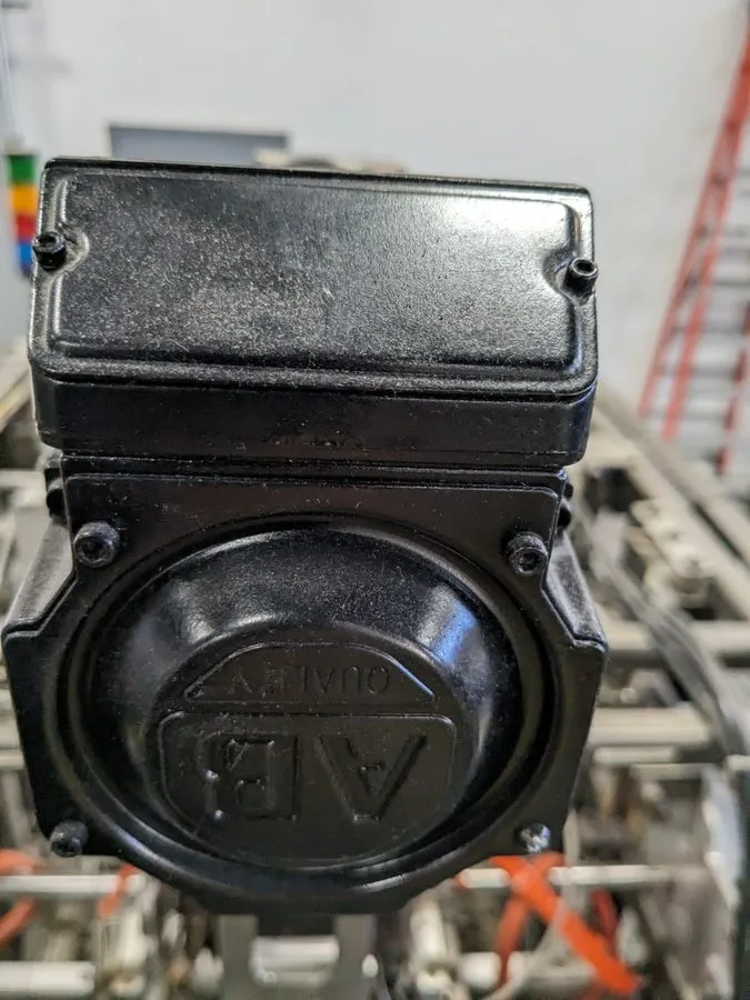 Серводвигатель Allen-Bradley MPL-A430P-MJ24AA /A Servo Motor 2.2kW 3Hp 5000Rpm — фото лота 2