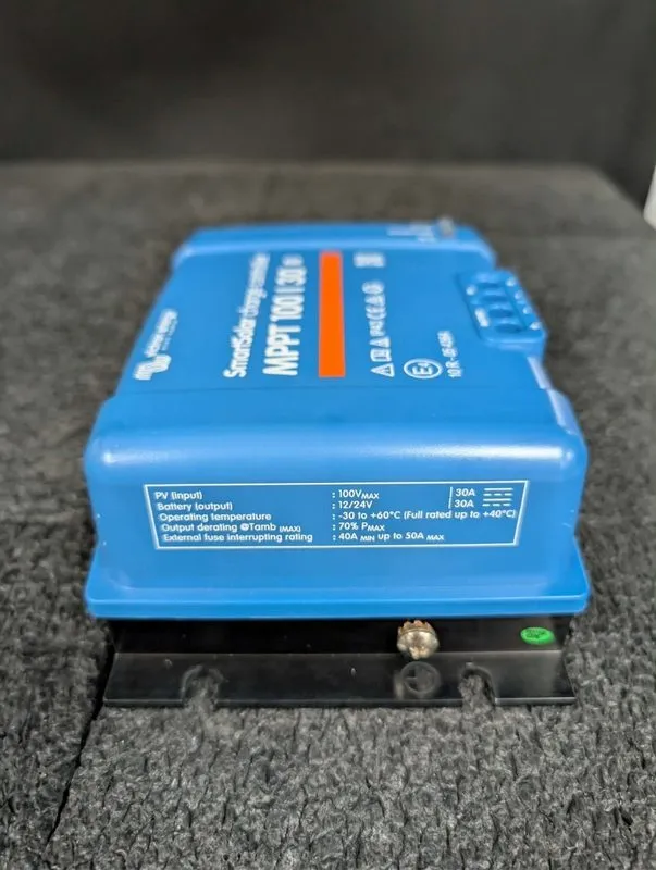 Аккумулятор Victron SmartSolar MPPT Charge Controller 100V 30AMP SCC110030210 — фото лота 2