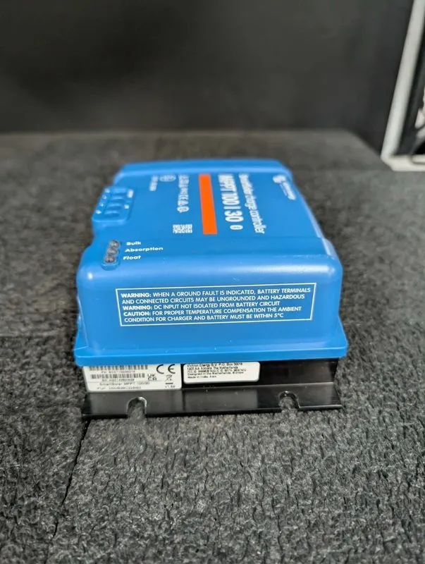 Аккумулятор Victron SmartSolar MPPT Charge Controller 100V 30AMP SCC110030210 — фото лота 3