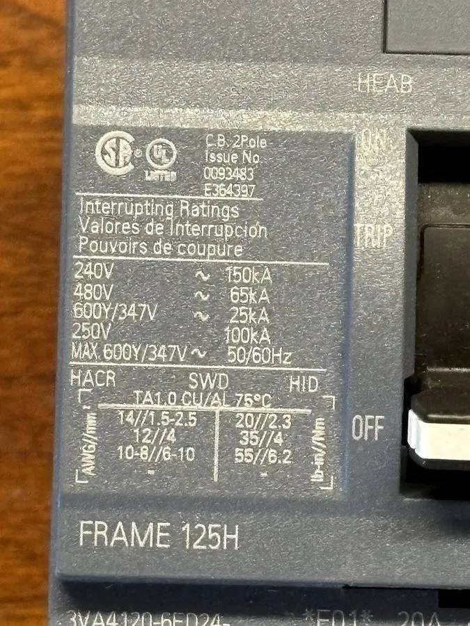 Автоматический выключатель Siemens 3VA4 3VA4120-6ED24-0AA0 2 Pole 20 Amp 600V Ci