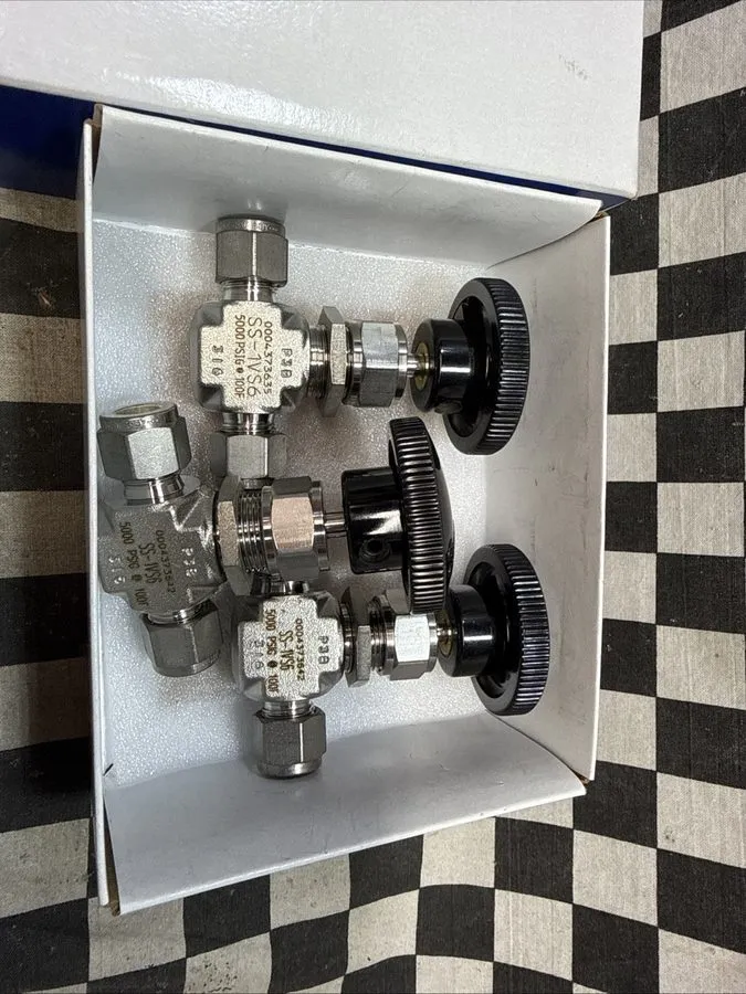 Клапан SWAGELOK BALL VALVE 3/8", SS-1VS6, SHIPSAMEDAY#1553M2