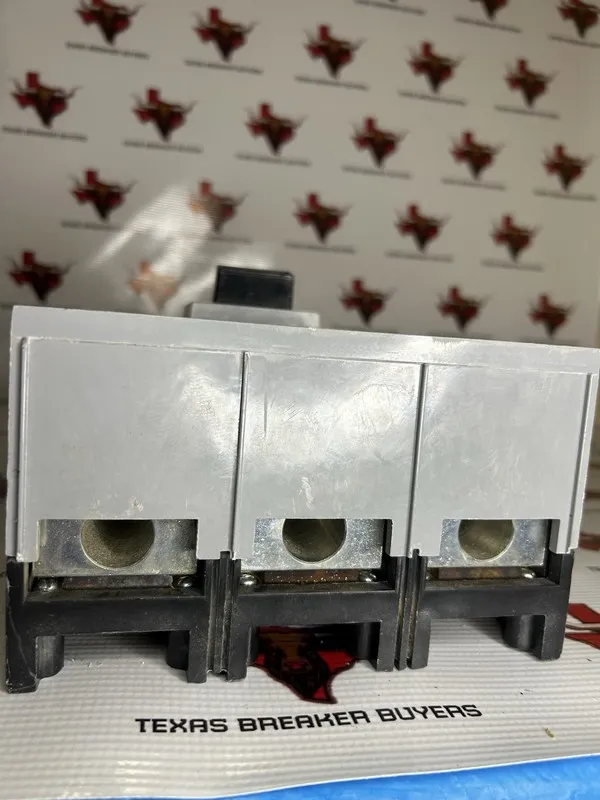 Автоматический выключатель SIEMENS LMXD63B700 SENTRON 700 AMP CIRCUIT BREAKER 3 