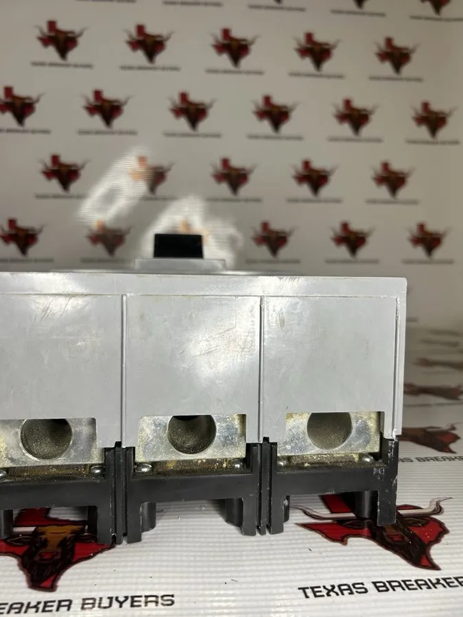 Автоматический выключатель SIEMENS LMXD63B700 SENTRON 700 AMP CIRCUIT BREAKER 3  — фото лота 2