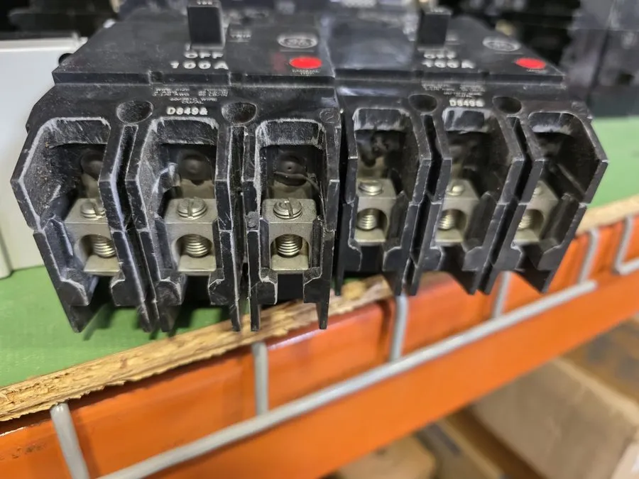 Автоматический выключатель GE General Electric 100A Circuit Breaker, 3-Pole, 480