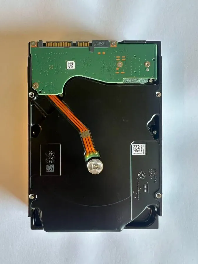 Жёсткий диск ST18000NM000J Seagate Exos X18 3.5" 18TB SATA 6Gb 7.2K Enterprise H