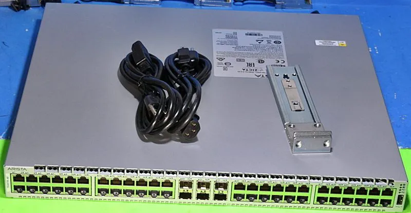 Коммутатор DCS-7020TR-48-R Arista 48 Port Gigabit 6 1/10G SFP Rear to Front Airf