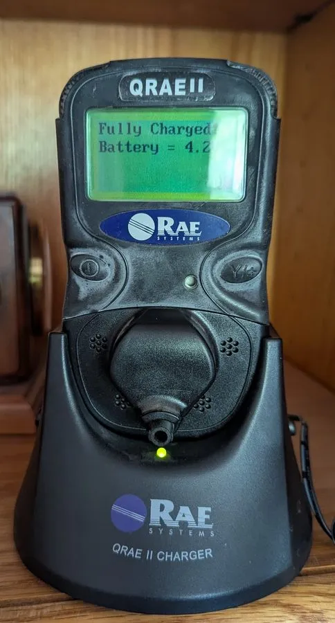 Газоанализатор RAE Systems QRAE II PGM-2400P Multi-Gas Detector w/ Charger As-Is — фото лота 2