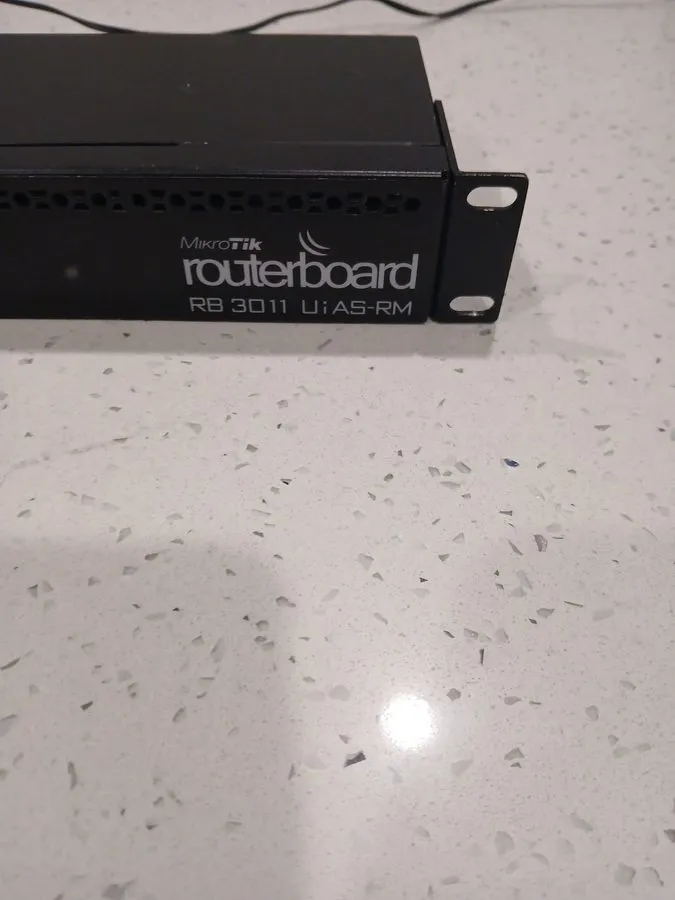 Маршрутизатор MikroTik RB3011UiAS-RM 10-Port Gigabit Ethernet Router — фото лота 2