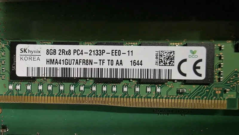 Модуль памяти SK hynix HMA41GU7AFR8N-TF DDR4 2133 8GB 2RX8 PC4-2133P ECC