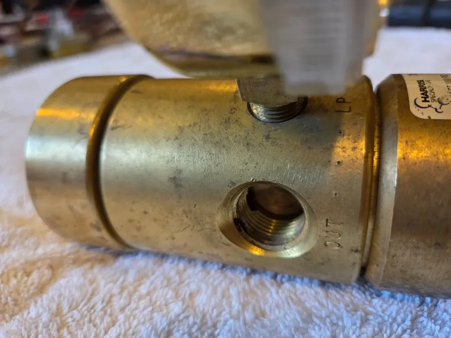 Трубопроводная арматура Harris HP750-500-580 Servo-Dome Non Corrosive Gas Regula — фото лота 2