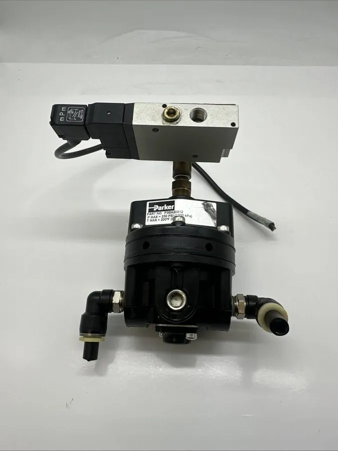 Электромагнитный клапан PARKER E21GNB549A Pneumatic Solenoid Valve w/ P3BA20812  — фото лота 2