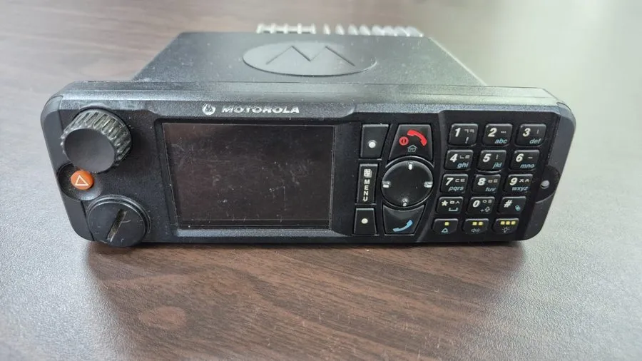 Ретранслятор Motorola MTM5400 350-390MHz MT853C Tetra Radio Walkie Talkie repeat — фото лота 1