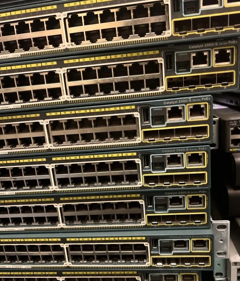 Коммутатор Cisco Catalyst 2960-S 48-Port Gigabit PoE+ 740W Stackable Ethernet Sw