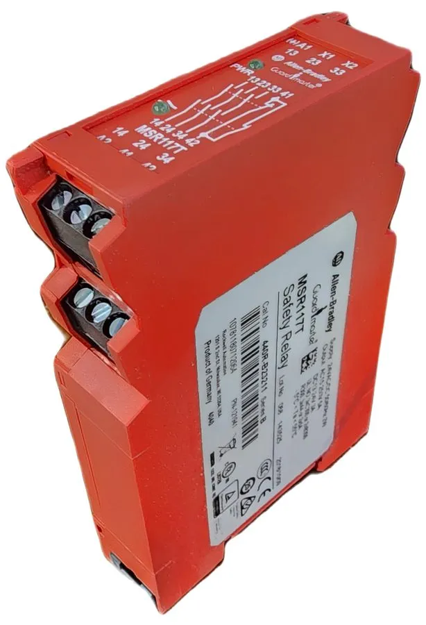 Реле безопасности Allen-Bradley 440R-B23211 Safety Relay 24V AC/DC Model MSR117T