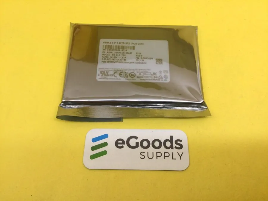 SSD-накопитель MZ-QL27T60 Samsung PM9A3 7.68TB PCIe Gen4 NVMe U.2 2.5'' SSD MZQL