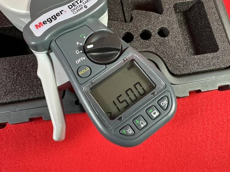Тестер MEGGER EARTH TESTER DET24C DIGITAL CLAMP RESISTANCE METER AS-IS