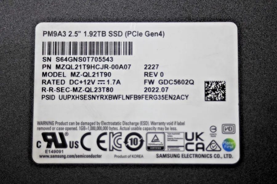 SSD-накопитель Samsung PM9A3 1.92TB U.2 SSD PCIE 4.0 NVME MZ-QL21T90 MZQL21T9HCJ