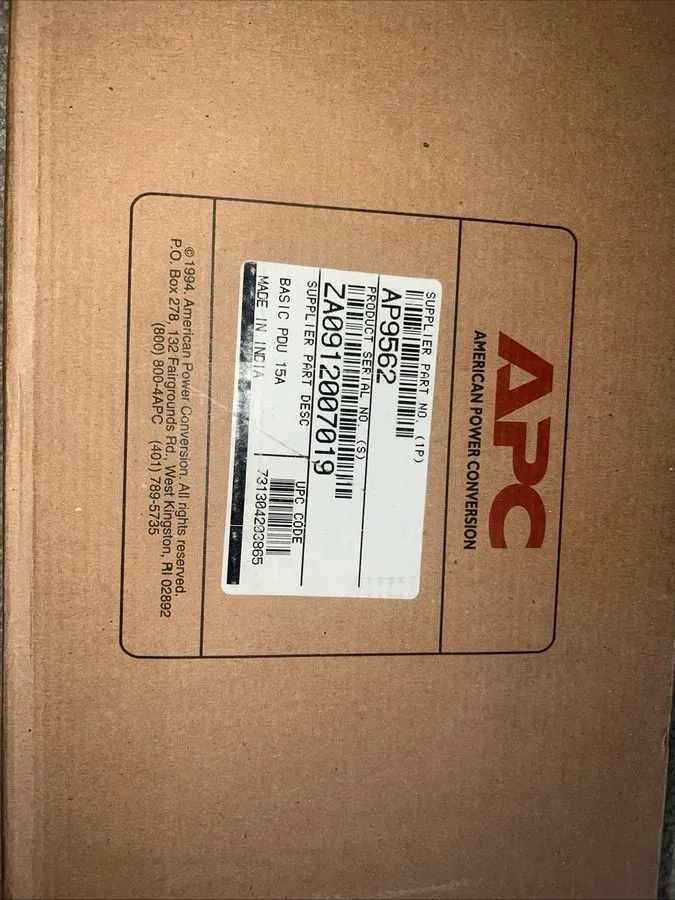 Блок розеток APC AP9562 PDU