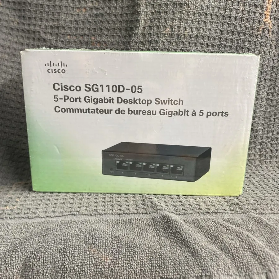 Коммутатор Cisco 5-Port Gigabit Desktop Switch SG110D-05
