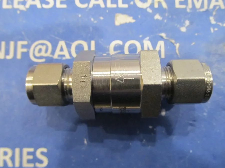 Клапан Swagelok 3/8" Poppet Check Valve, 1 psi, 316L, SS-CHS6-1