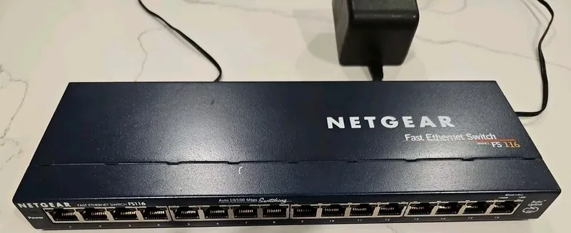 Коммутатор Netgear Prosafe 16port 10/100 Desktop Switch Fs116 & Ac Adapter