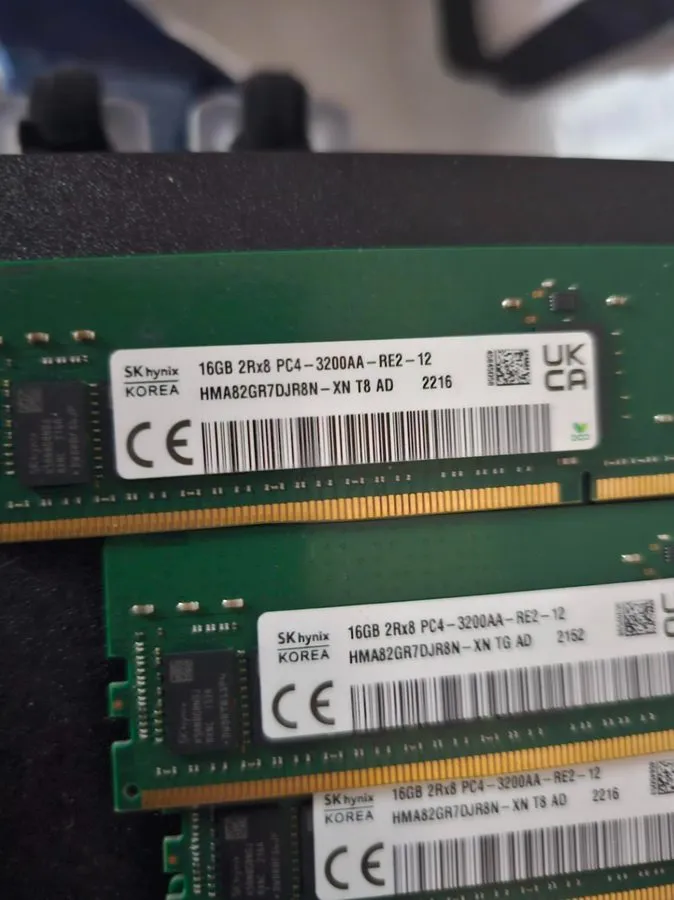 Модуль памяти SK Hynix 16GB DDR4-3200MHz 2Rx8 ECC RDIMM Server RAM HMA82GR7DJR8N — фото лота 1