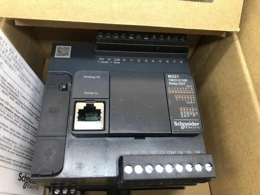 ПЛК Schneider TM221C16R Modicon M221 16I/O Relay Output PLC Controller