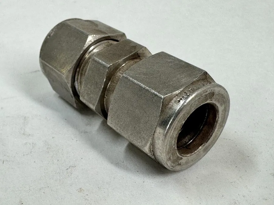 Фитинг 1 Swagelok Stainless Steel Union Fitting 1/2" OD Tube SS-810-6
